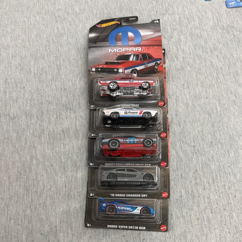 Hot Wheels Mopar 5-Car Pack - Assorted Red, White, Blue Toy Cars